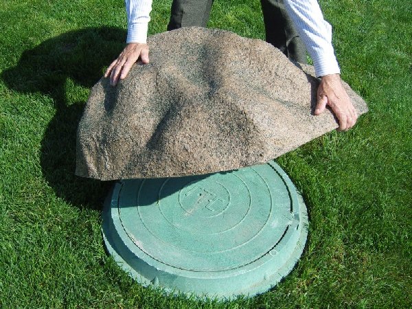 Искусственный камень для декорации люка